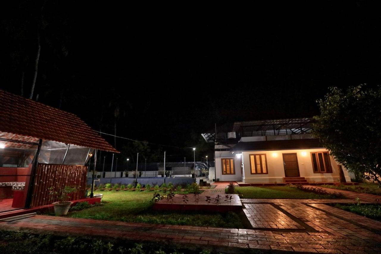 Waves And Shores Beach Villa Mararikulam Esterno foto